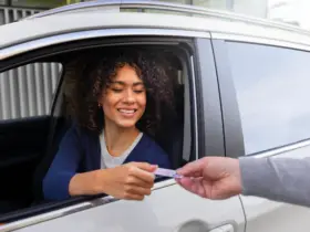 Comprar CNH: Os Riscos, Consequências e o Caminho Legal Para Obter Sua Habilitação 32 cnh mulher 01